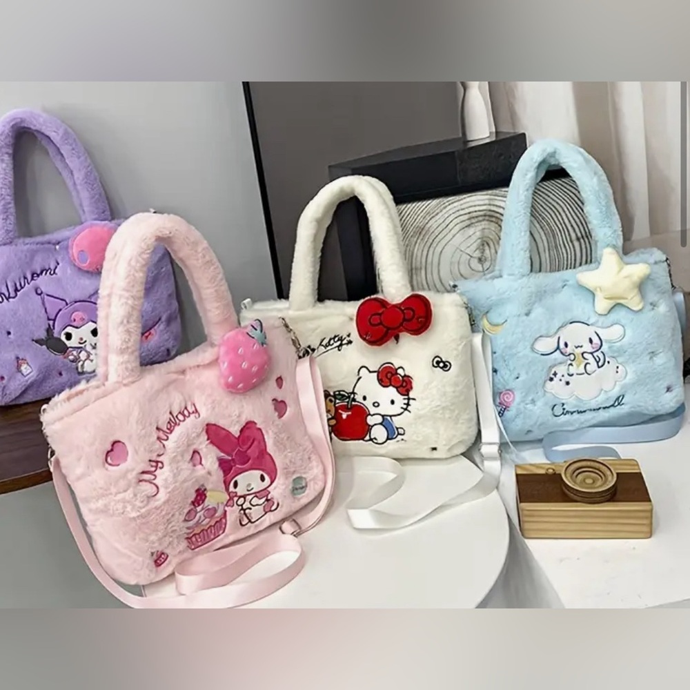 NWT 💕Hello Kitty Sanrio Collectors Tote Furry Bag